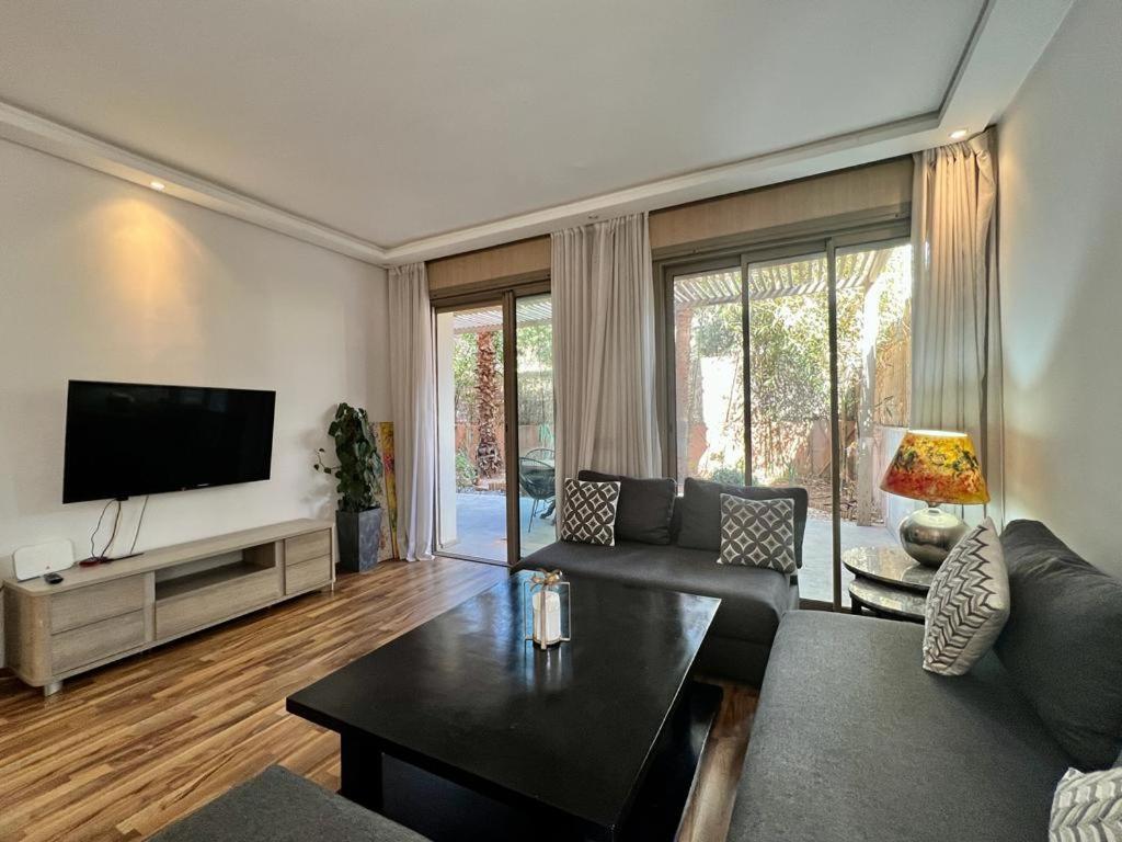 Superbe Avec Terrasse Et Jardin Au Coeur De L'hivernage Appartement